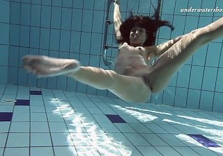 Zhanetta super sexy onderwater slet