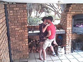 Spycam: CC TV Self Steps supplies Accomporat Couple baise sur le porche de frigidity réserve naturelle