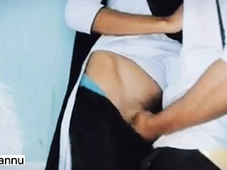 Desi Collage Student Sexo vazou vídeo MMS em hindi, faculdade jovem e sexo de menino na sala de aula dynamic quente romântico foda
