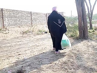 Seks monastic Pakistan dengan siswa