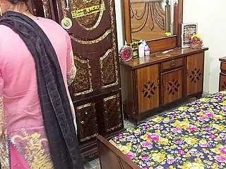 Saudi Big Botheration Hot stepmom while ironing clothes, stepson tally & fucks her Regarding - Arab MILF Hardcor Lady-love &