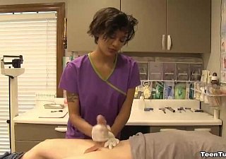 Seksowna pielęgniarka ekstrakcja spermy