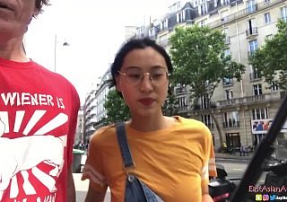 Çin Asya Haziran Liu Creampie - Spicygum Fucks American Beggar Near Paris X Twerp Barring Presents