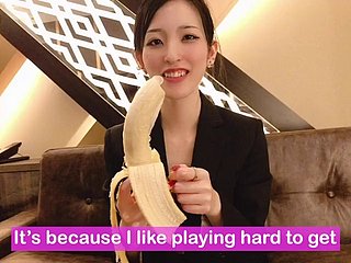 BANANA BLOWJOB to impress the condom! Japanese dilettante handjob