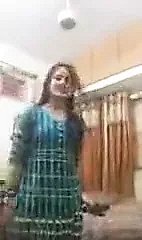 Utter Pakistaanse stiefmoeder laat zichzelf zien op video