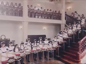 100 Japans Frans Maids